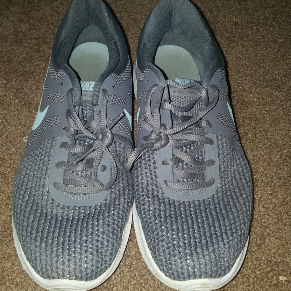 EUC Nike shoes